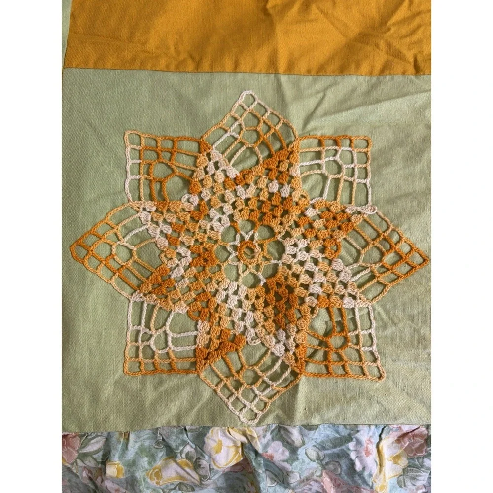 Vintage MCM Doilie Quilt Top Bed Cover Hand Pieced Skirt Sides 55